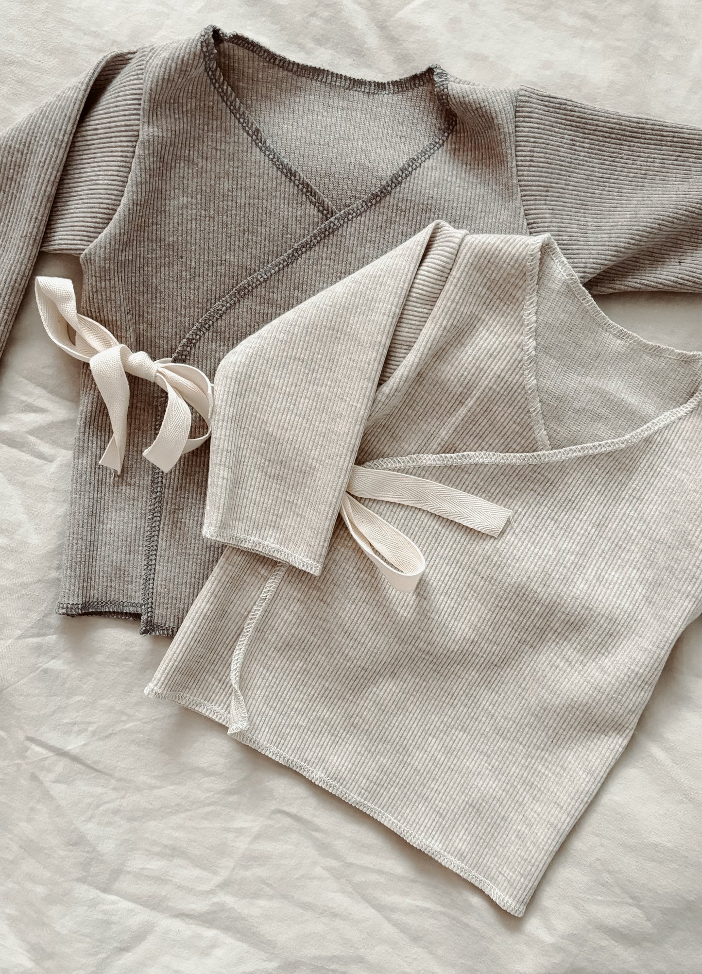 Rib beige overslagshirt