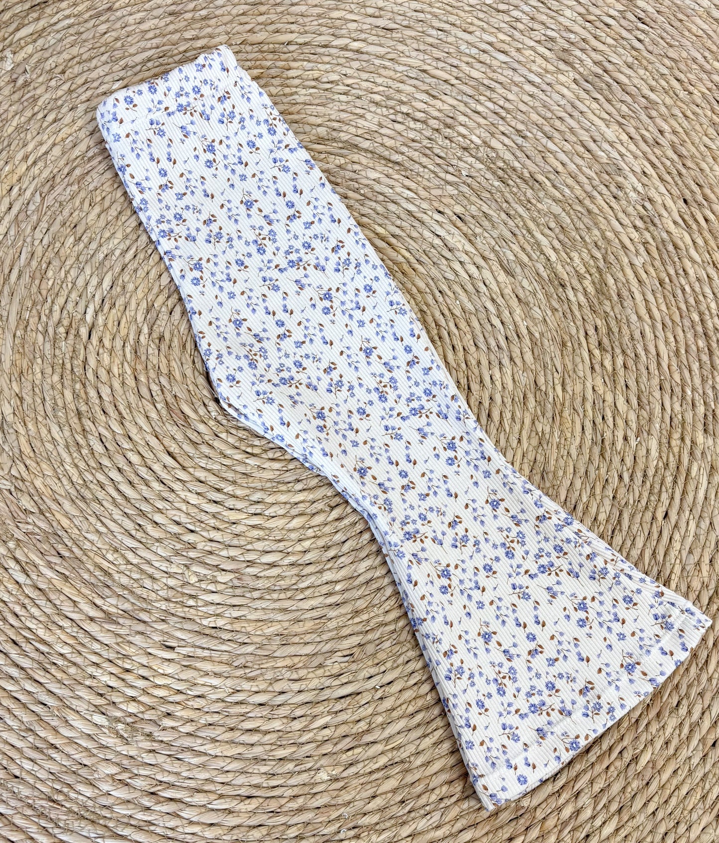 Flared broekje rib blauwe mini bloem