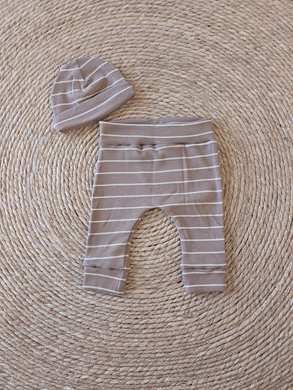 Broekje camel / beige streep